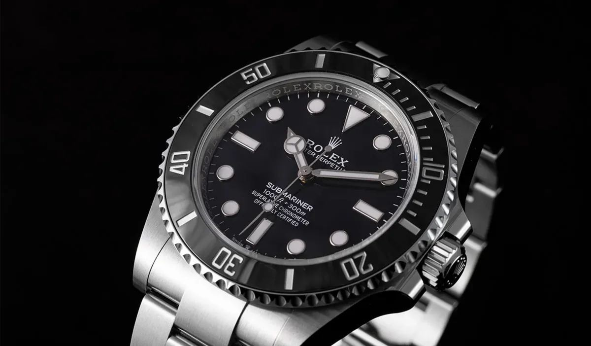 완벽한 진화, 롤렉스 서브마리너 논데이트 41mm(Ref.124060) 구매를 생각한다면…